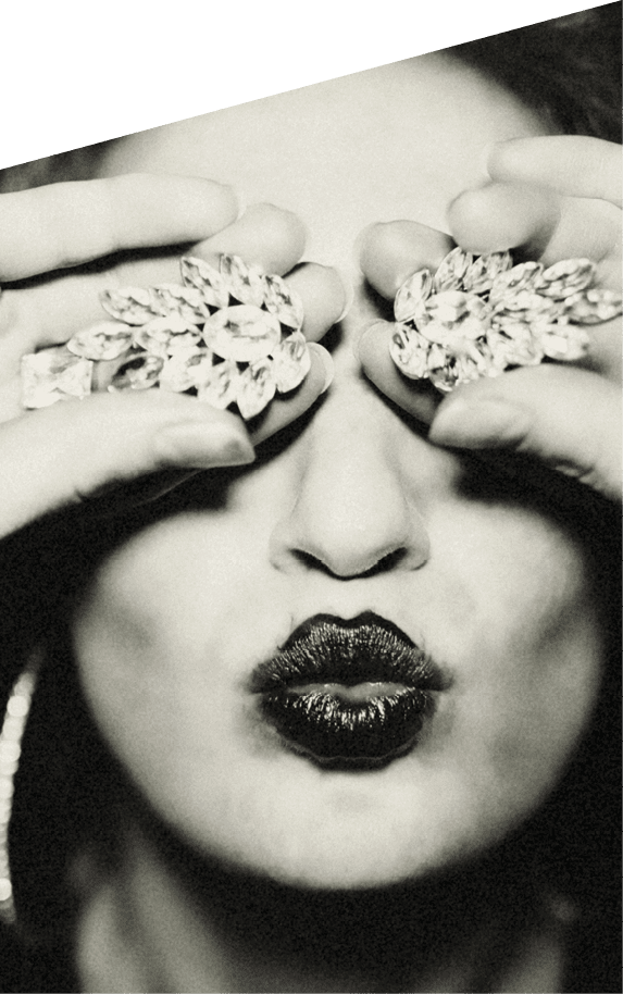 Rich, beauty, cute, vintage, art, jewel, close-up, fun, young woman, beauty, kiss, sensuality, portrait, retro style, fashion, jewelry, luxury, diamonds,